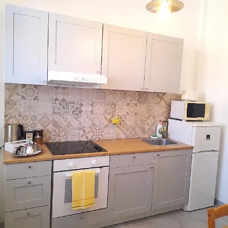 Apartment D16 *